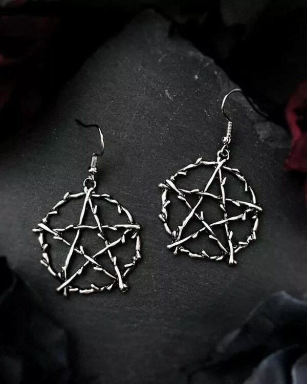 Cercei Pentagrama – Model Gothic și Alternativ