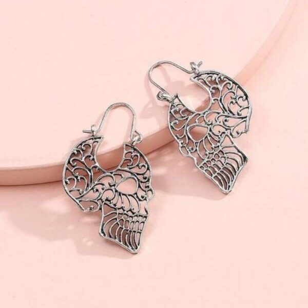 Cercei Skull – Model Craniu Gothic și Original