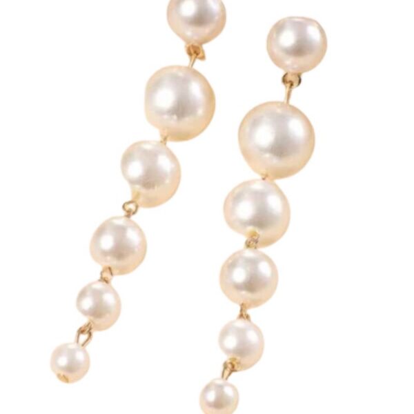 Cercei Syggy Lungi cu Perle False, Alb – Eleganță Rafinate