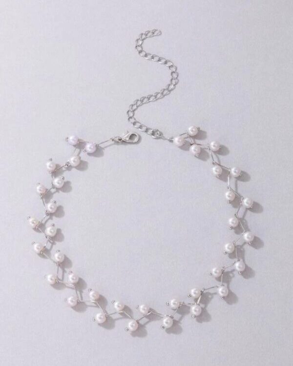 Colier Zig Zag Chocker, Argintiu cu Perle False – Stil Elegant