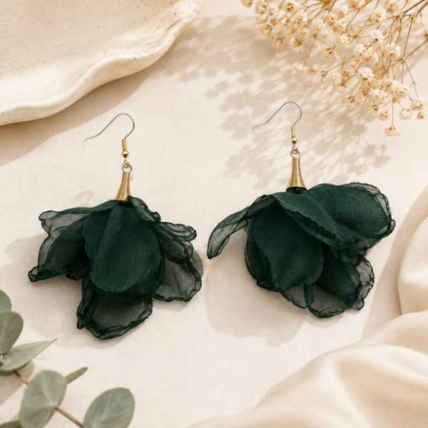 cercei-floare-verde-model-floral-3d-material-textil-stil-elegant.jpg cercei-floare-verde-model-floral-3d-material-textil-stil-elegant.jpg