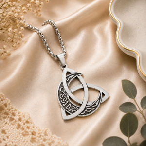 colier-endless-sense-pandantiv-mistic-luna-triquetra-witchy.jpg