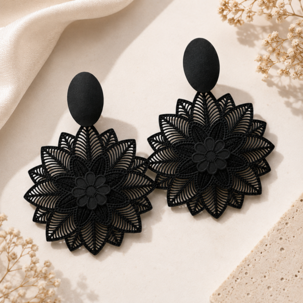 cercei-black-forest-flower-model-floral-gothic.jpg cercei-black-forest-flower-model-floral-gothic.jpg