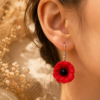 cercei-poppy-floare-rosie-dangle-rasina-asimetrici1.jpg
